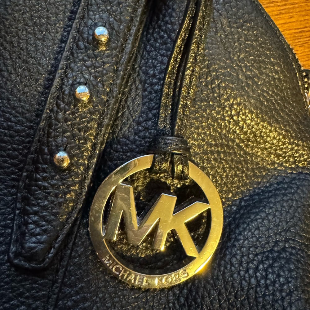 Michael Kors Black Pebbled Leather Satchel with Yellow-Gray Scarf - Picture 3 of 13